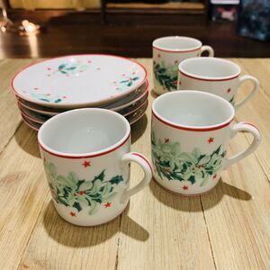 NEIMAN MARCUS® Christmas Cappuccino Demitasse Cups and Saucers (Set of 4) READ